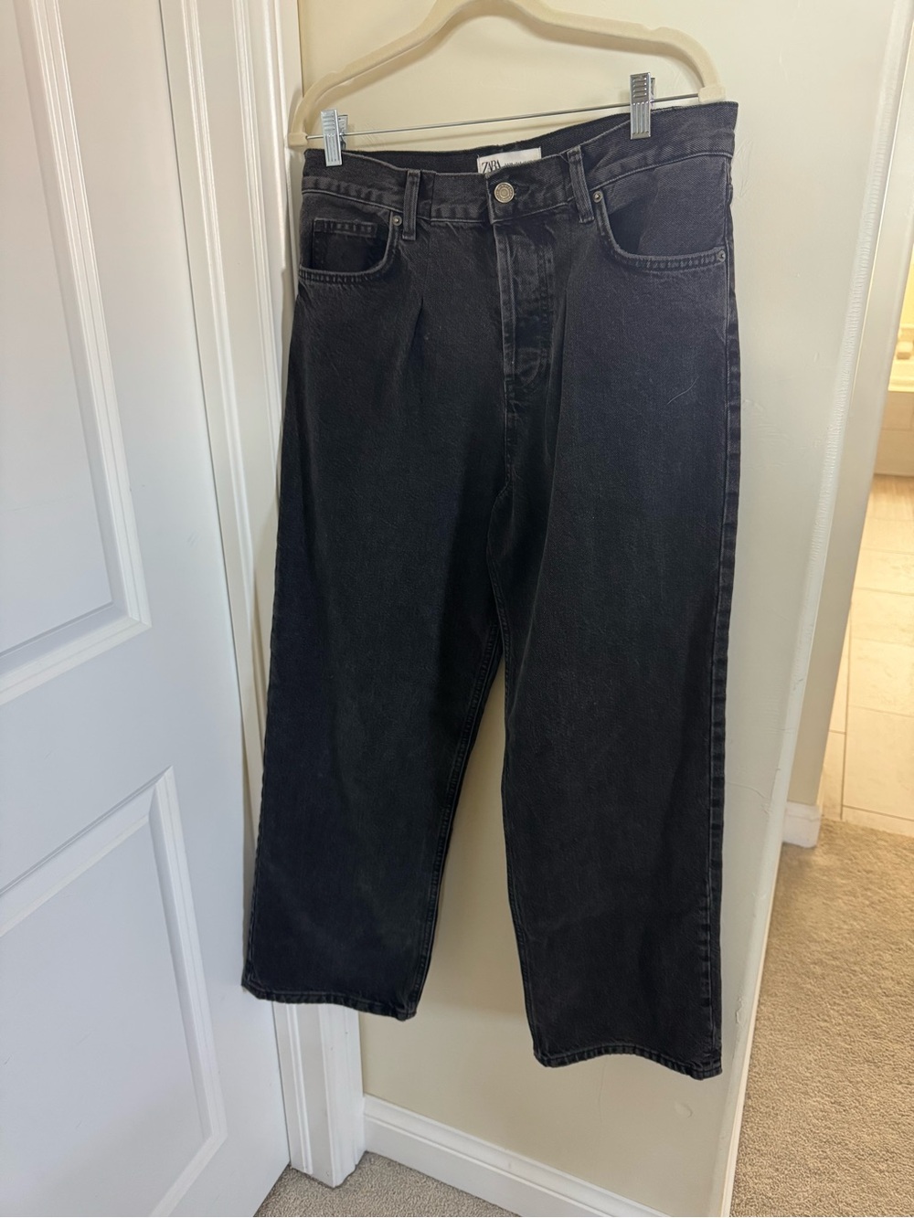 Zara Women's Black Wide-Leg Jeans - Flare Style